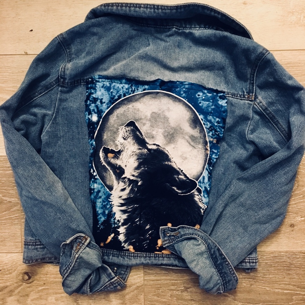 Women’s Wolf Sewn Denim Jacket